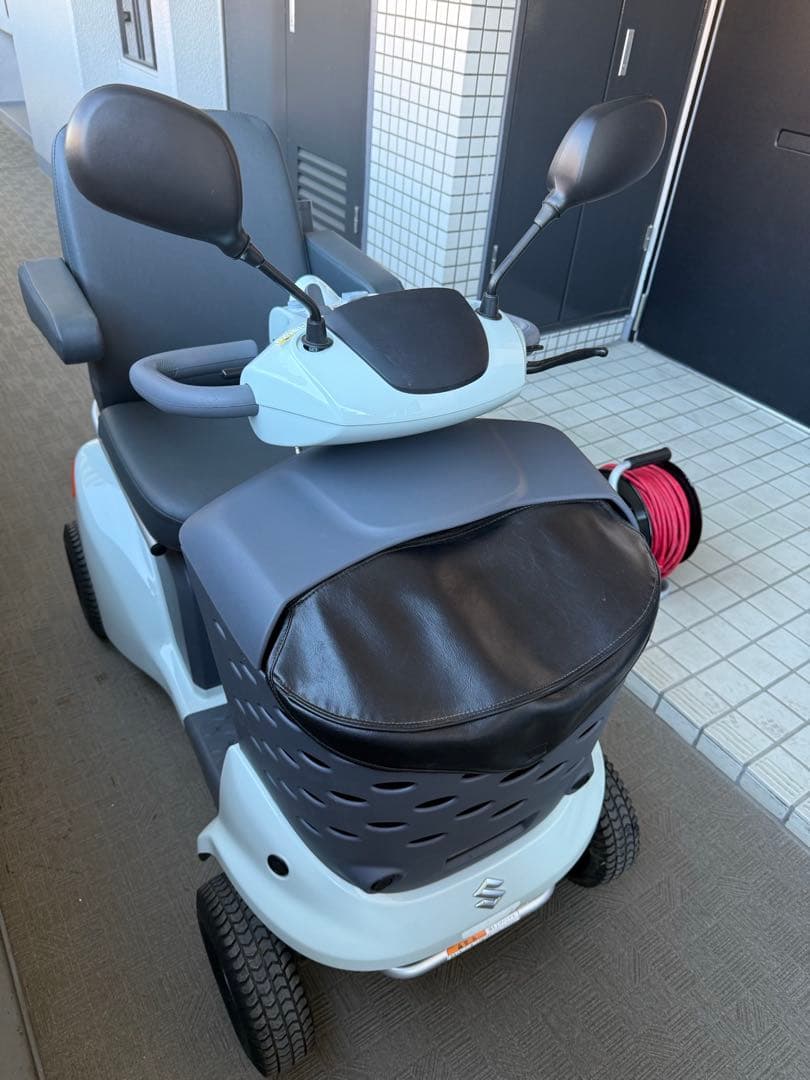 SUZUKI セニアカー ET4D 電動車いす(ハンドル)