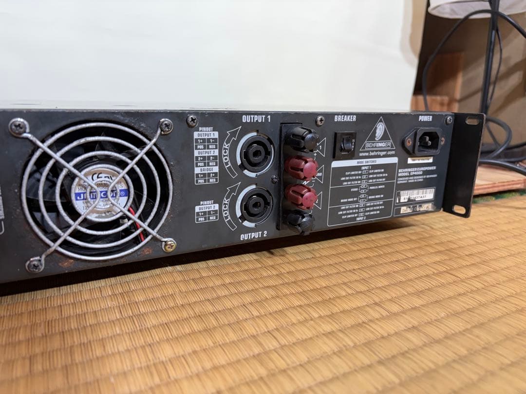 BEHRINGER EP4000 パワーアンプ 動作確認済み写真　メンテ清掃済み