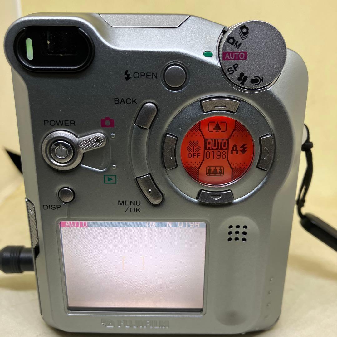 FUJIFILM FinePix 4800Z 動作品になります。