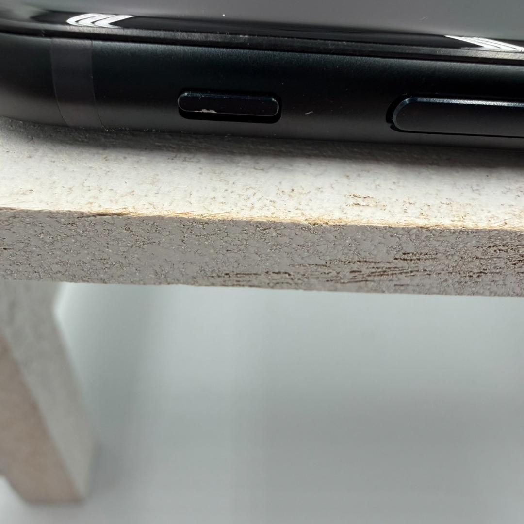 iPhone SE第3世代 64GB ミッドナイト 428