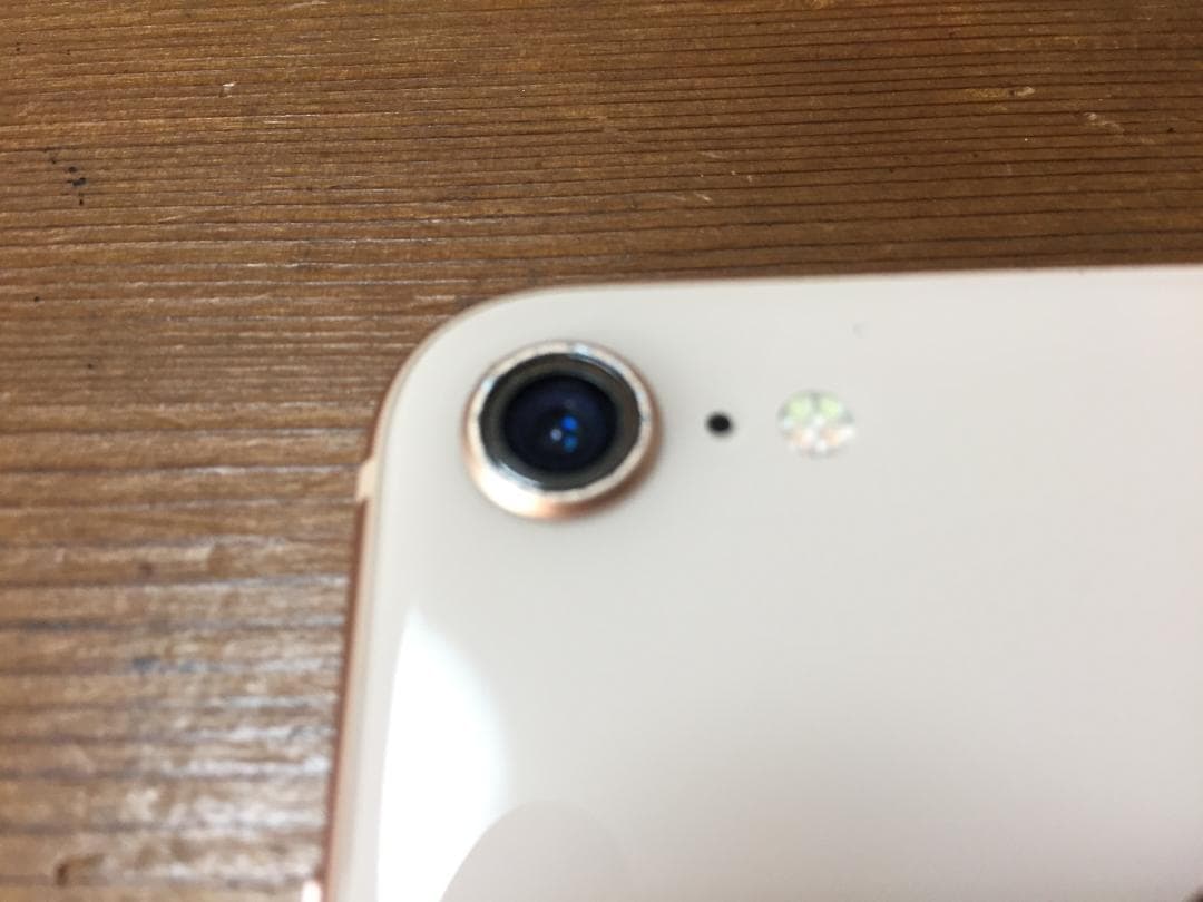 AU版　iPhone8　64GB　ローズゴールド　MQ7A2J/A