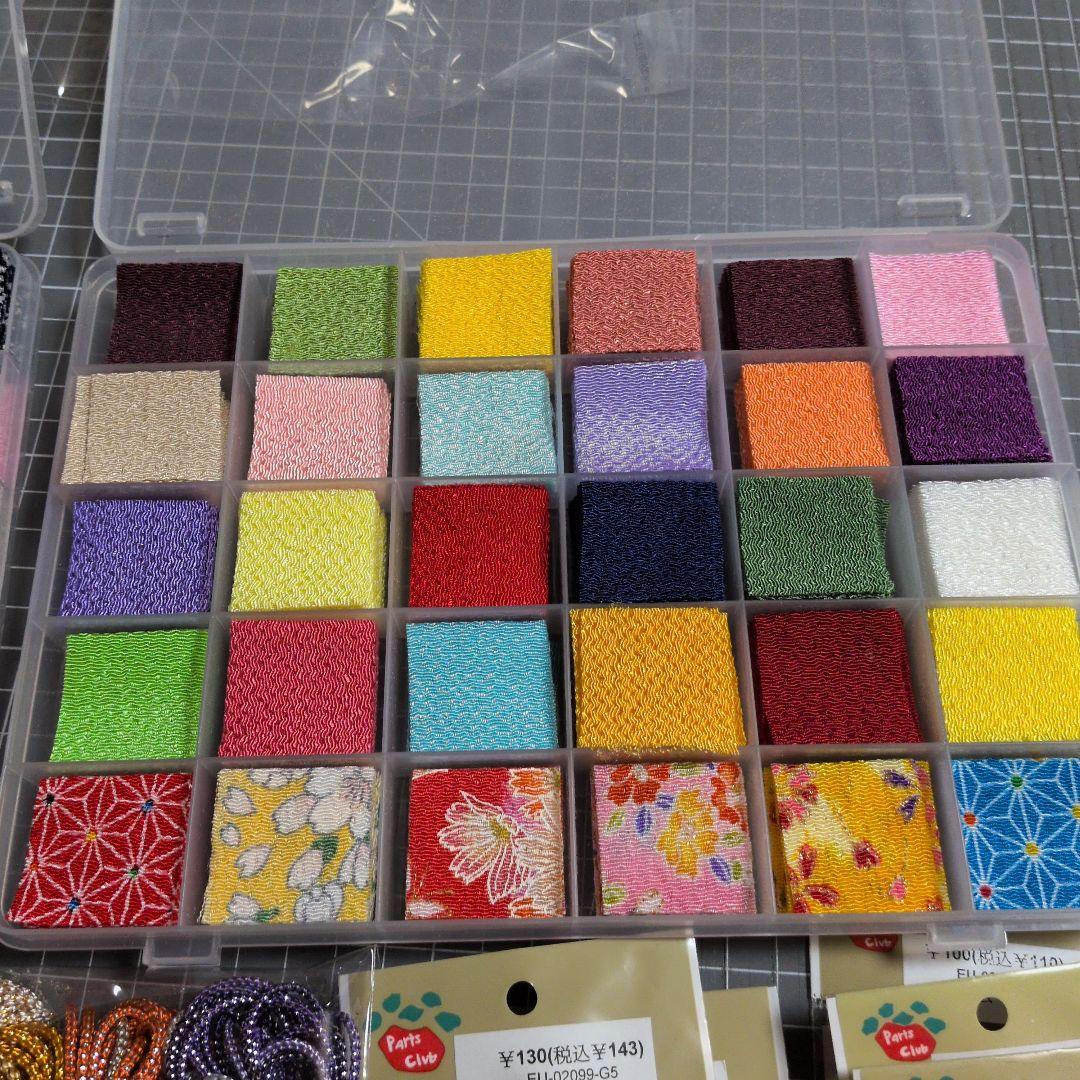 つまみ細工材料セット❗️カット生地　ヘアコーム　Uピン　花座