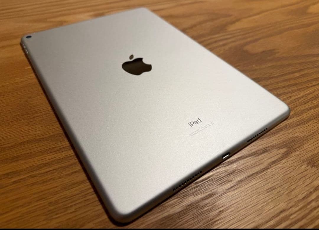 iPad (AIR 3 64GB ) シルバー Bluetoothキーボード付き