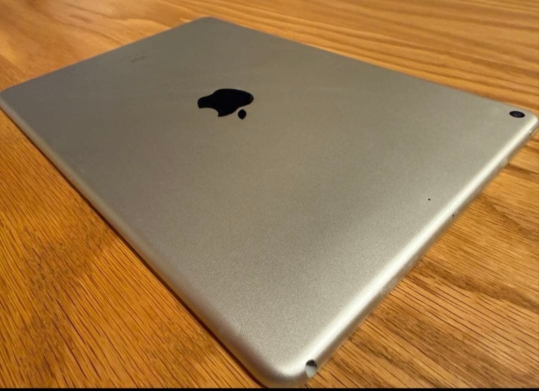 iPad (AIR 3 64GB ) シルバー Bluetoothキーボード付き