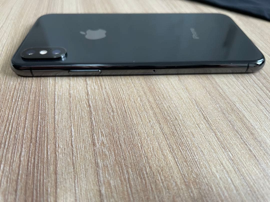 iPhone Xs スペースグレー 64GB SIMフリー　バッテリー77%