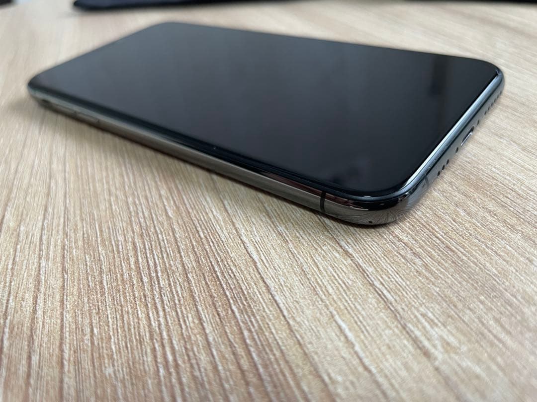 iPhone Xs スペースグレー 64GB SIMフリー　バッテリー77%