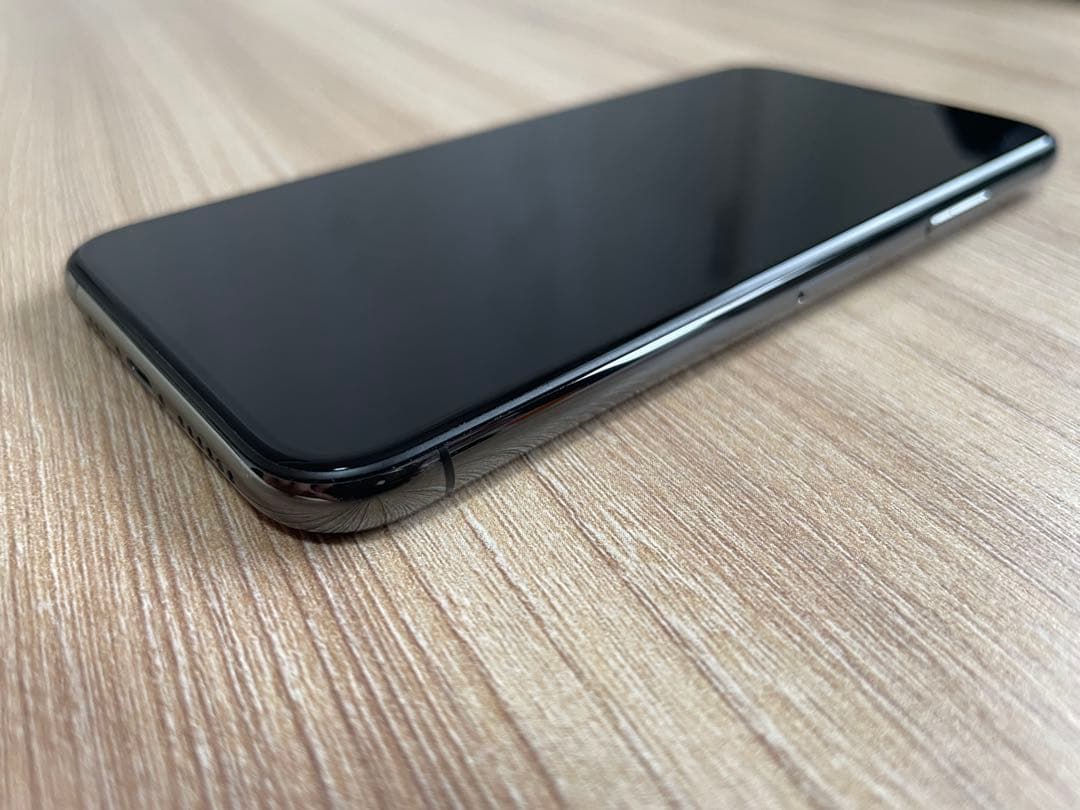 iPhone Xs スペースグレー 64GB SIMフリー　バッテリー77%