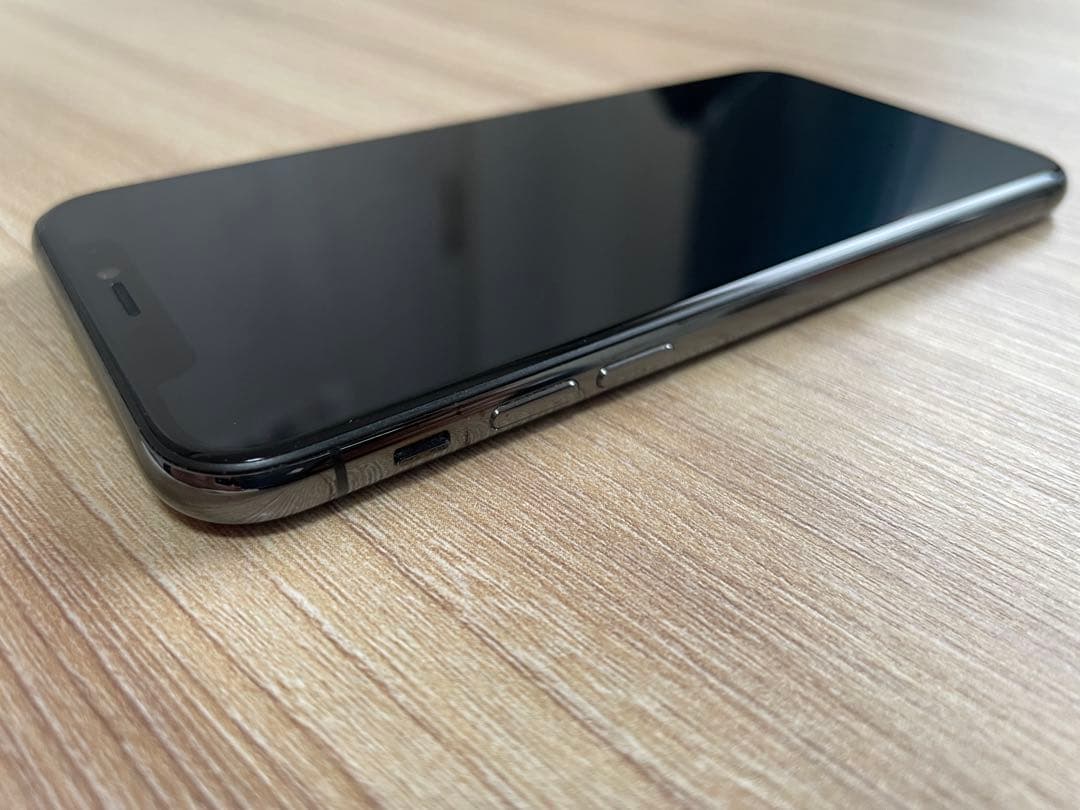 iPhone Xs スペースグレー 64GB SIMフリー　バッテリー77%