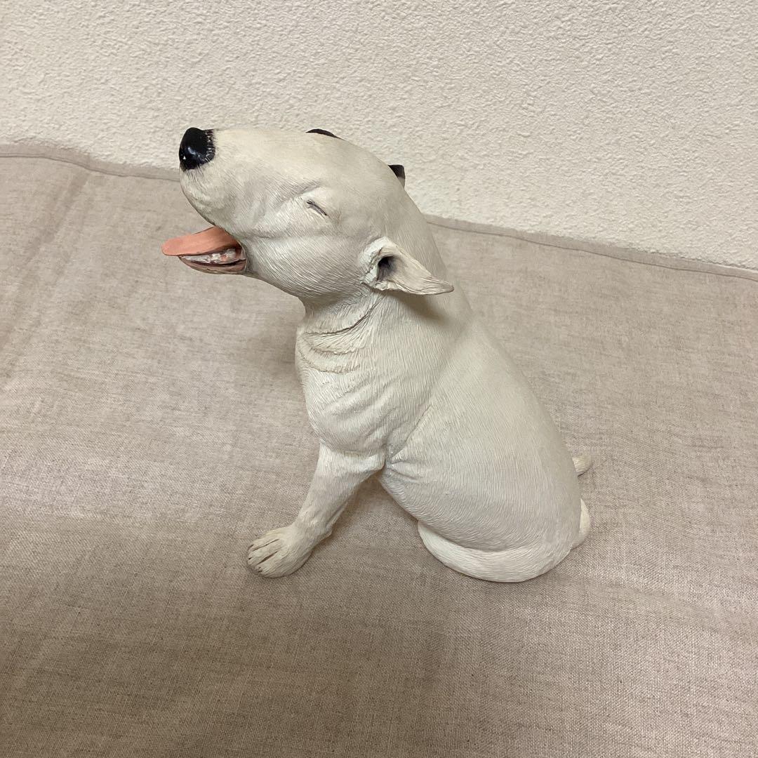 ブルテリアのあくび置物