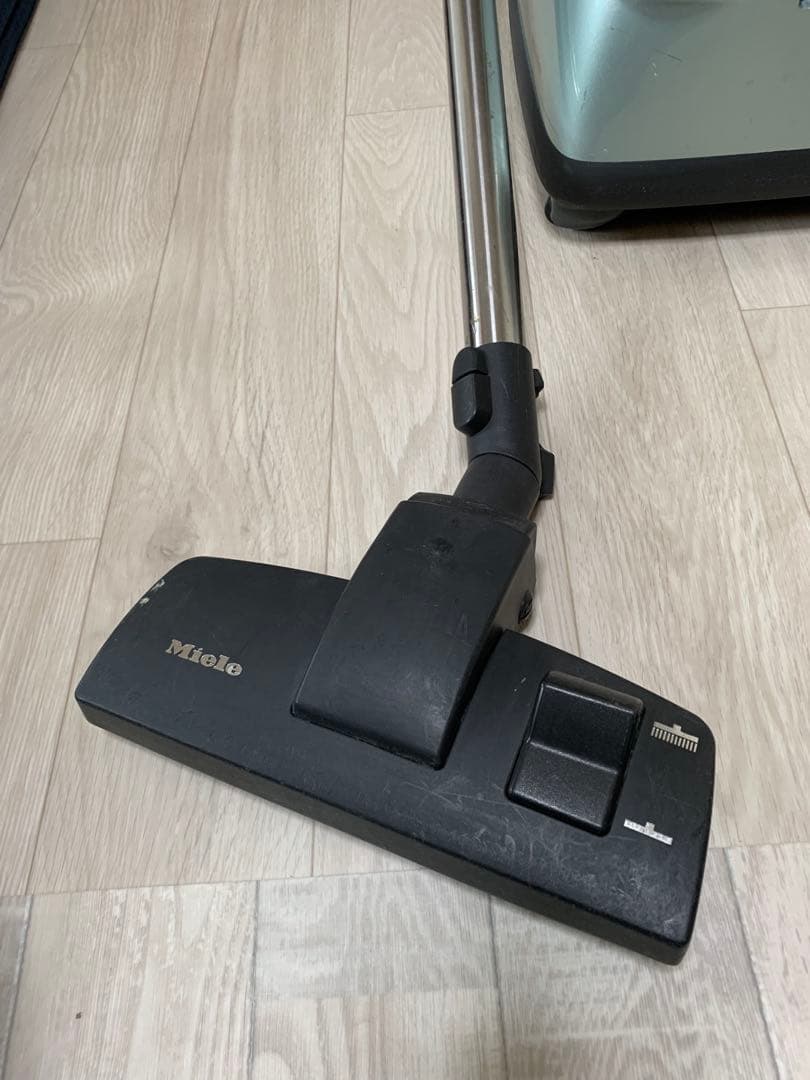 Miele 掃除機本体　s548