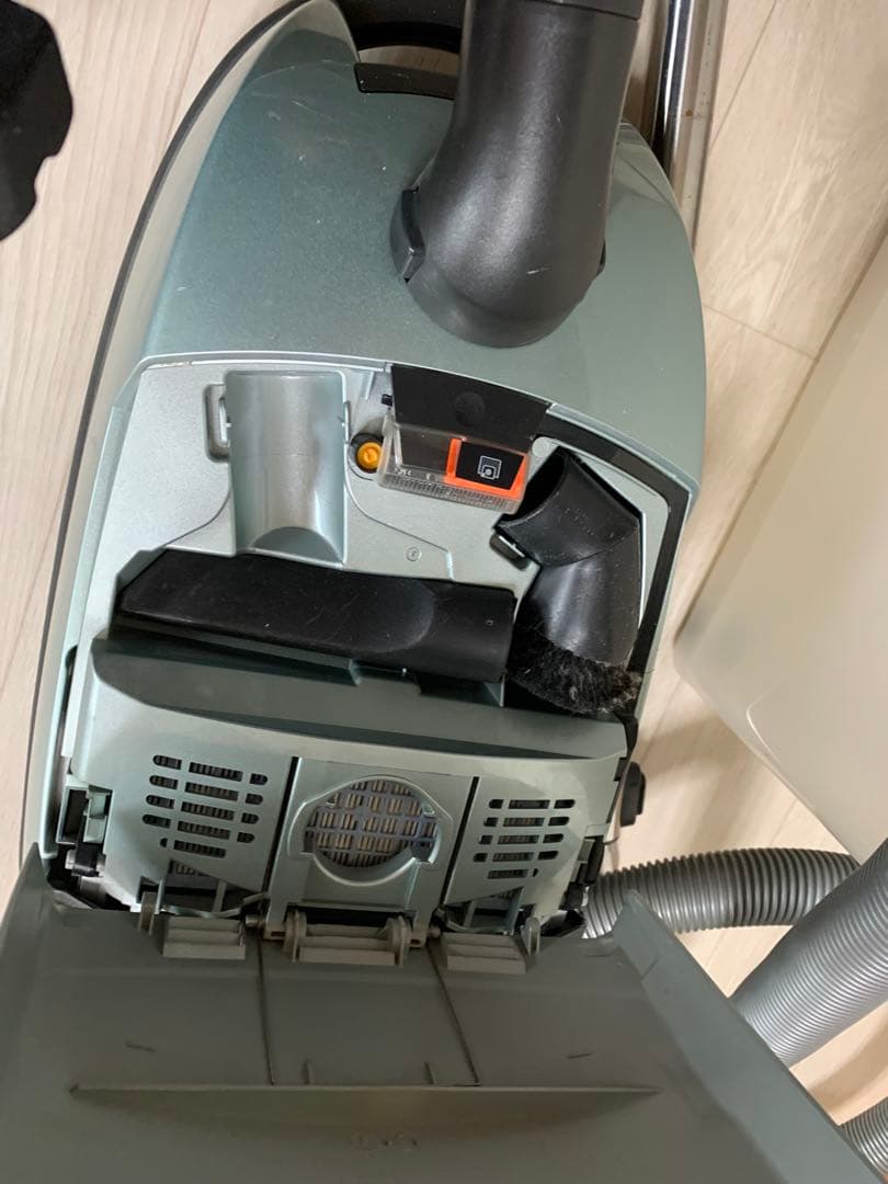 Miele 掃除機本体　s548