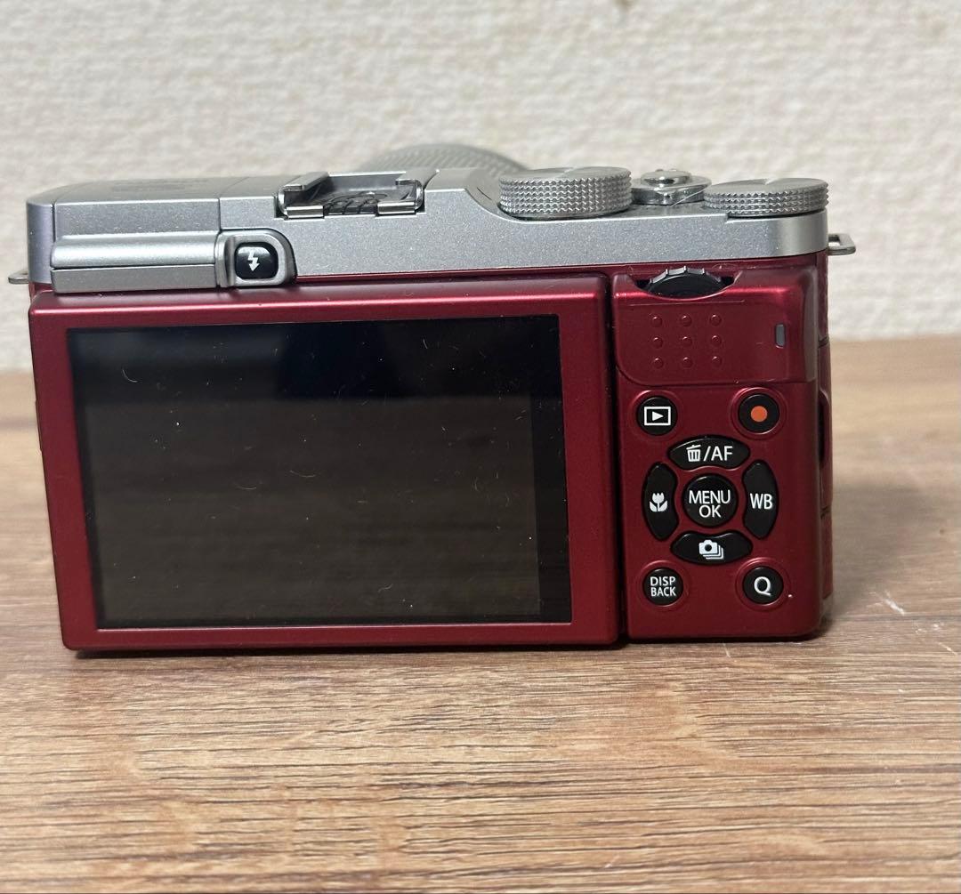 【美品・動作確認済】FUJIFILM X-A1 レンズキット レッド
