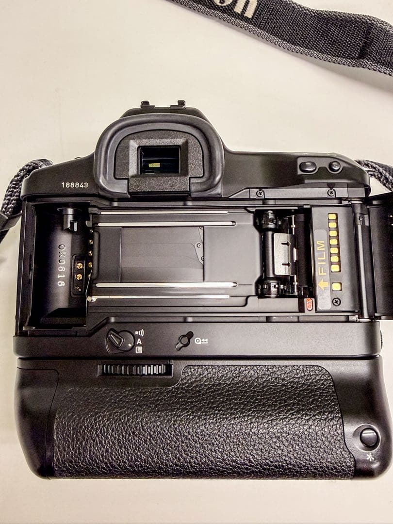 Canon EOS-1 フィルム一眼レフカメラ