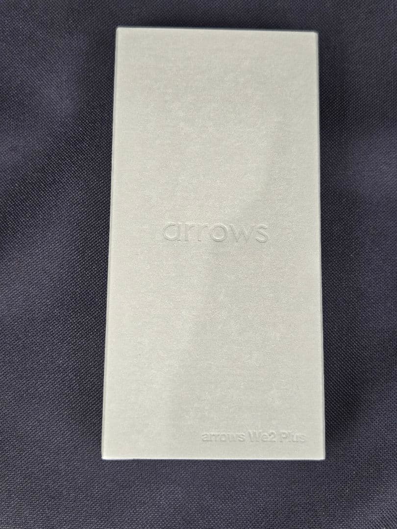 新品未使用 arrows We2 Plus M06 シャンパンシルバー 12GB