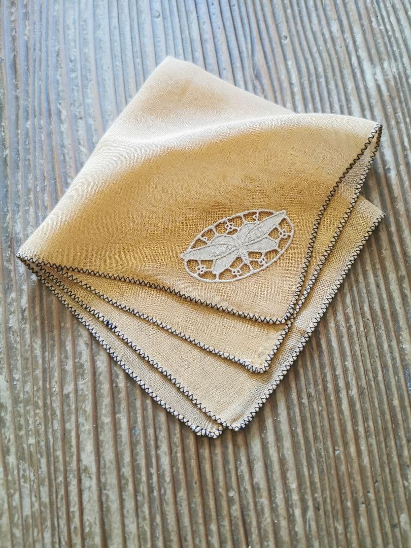 英国アンティーク 蝶と花刺繍 オープンカットワーク嵌込 シアーハンカチ２枚セット