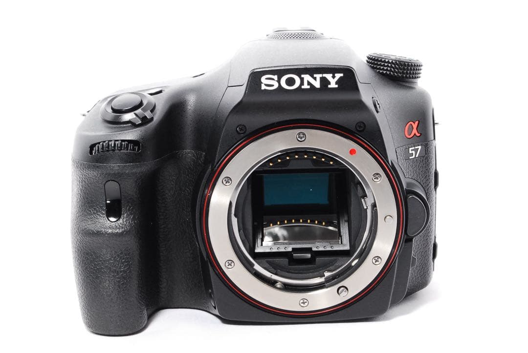 ◆SONY α57◆ショット数僅か◆一眼レフカメラ◆標準＆望遠レンズ◆すぐ使える