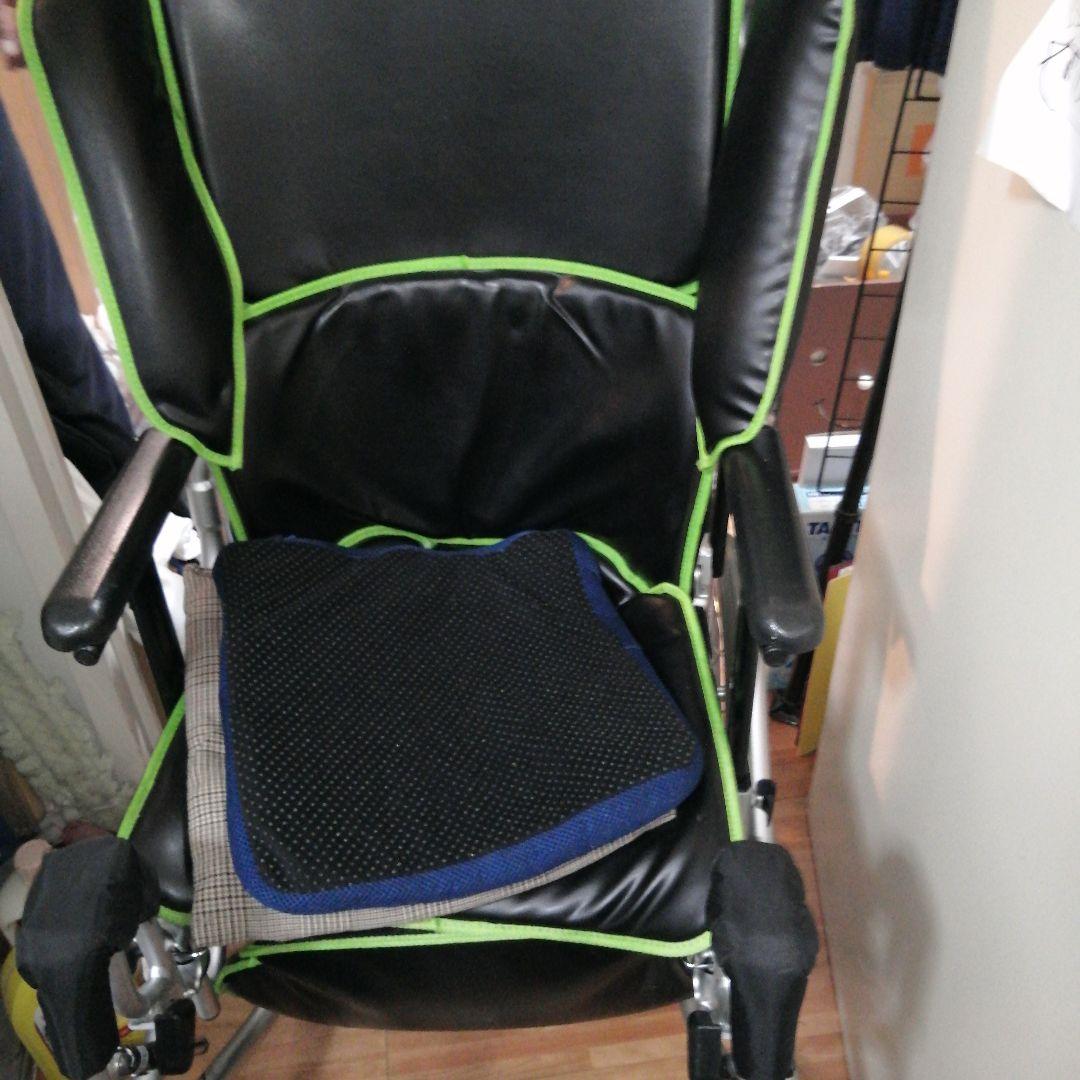 介助用車椅子 黒と緑のコンビネーション　ネキストローラSPⅡ　ミキ