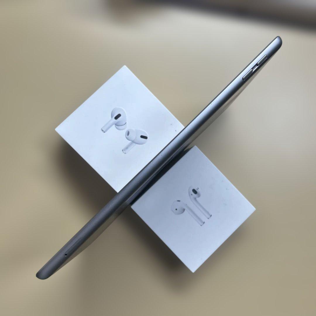 iPad 第6世代　32GB Cellular SIMフリー　割れなし