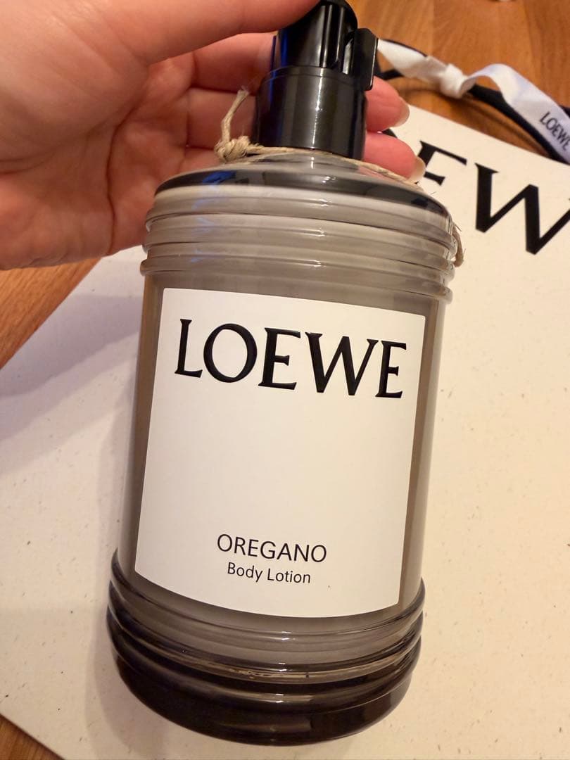 LOEWE OREGANO Body Lotion 360ml 専用袋付き