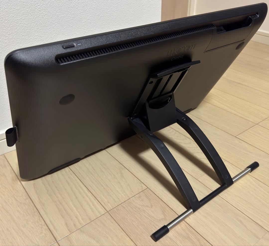 液タブ・ペンタブ Wacom Cintiq 22 (DTK2260K1D)
