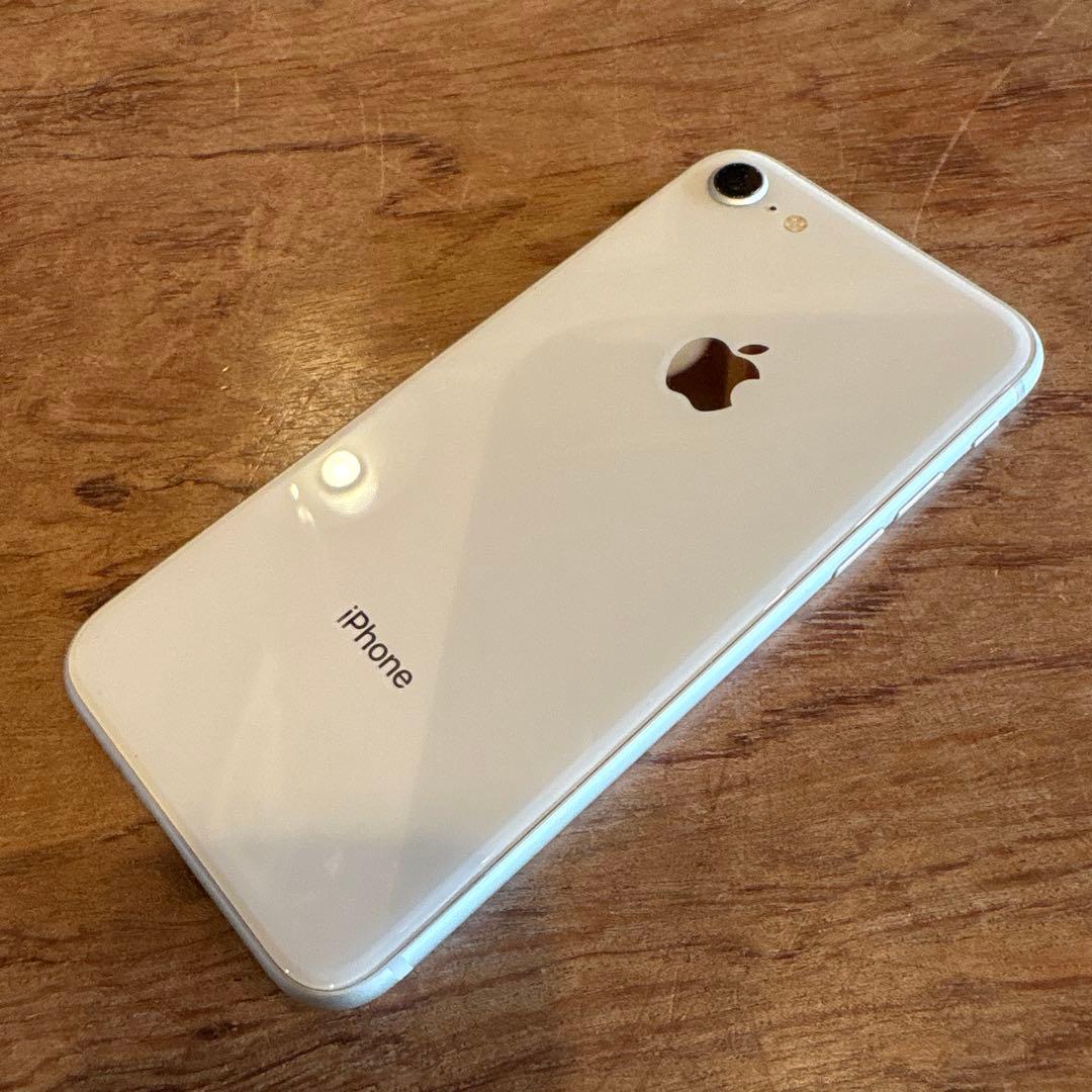 Apple iPhone 8 64GB バッテリー88%