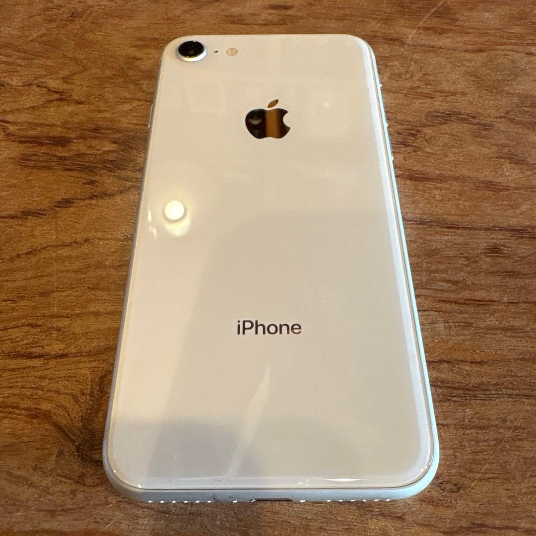 Apple iPhone 8 64GB バッテリー88%