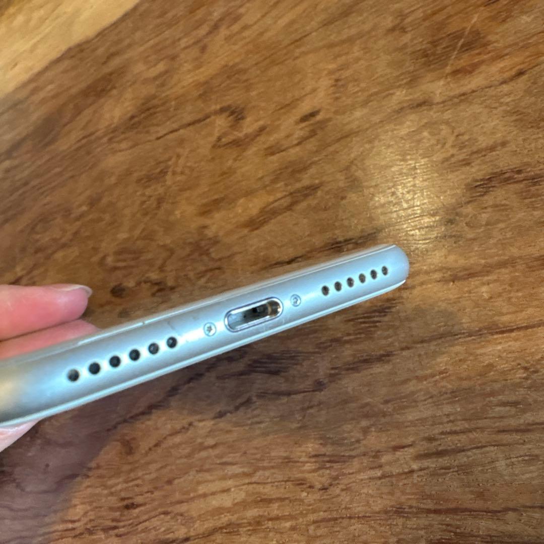 Apple iPhone 8 64GB バッテリー88%
