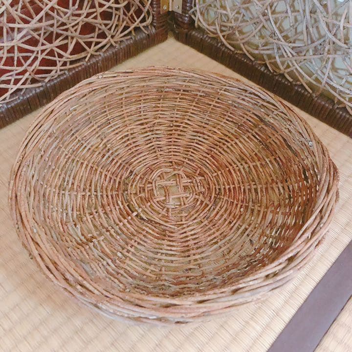 あけびの蔓で作った籠です、