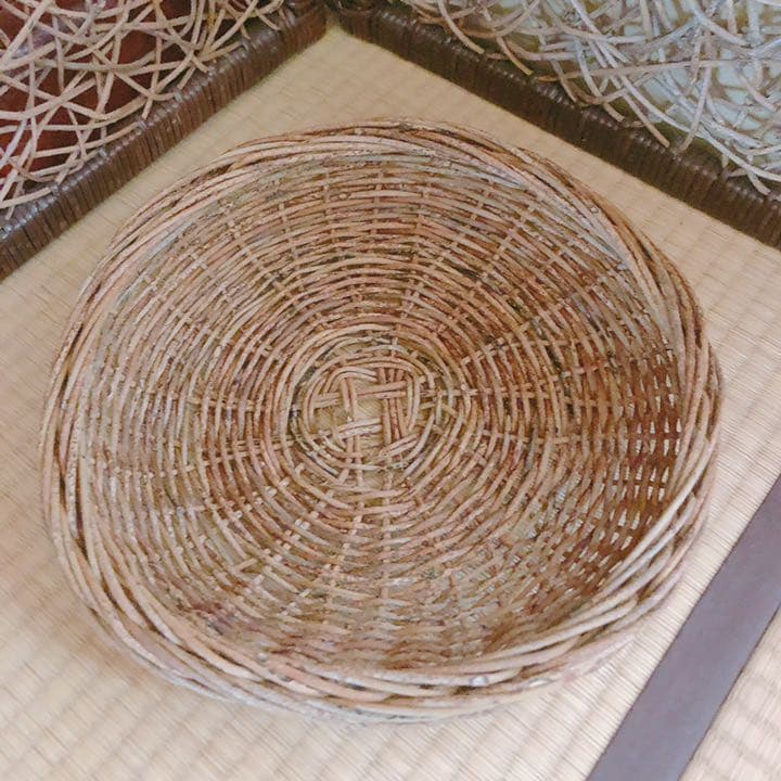 あけびの蔓で作った籠です、