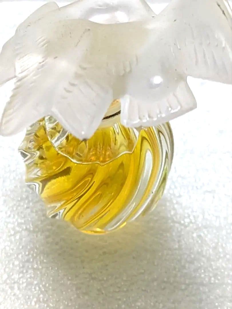 入手困難 廃盤品】NINARICCI ニナリッチ　香水　レールデュタン　二羽鳩