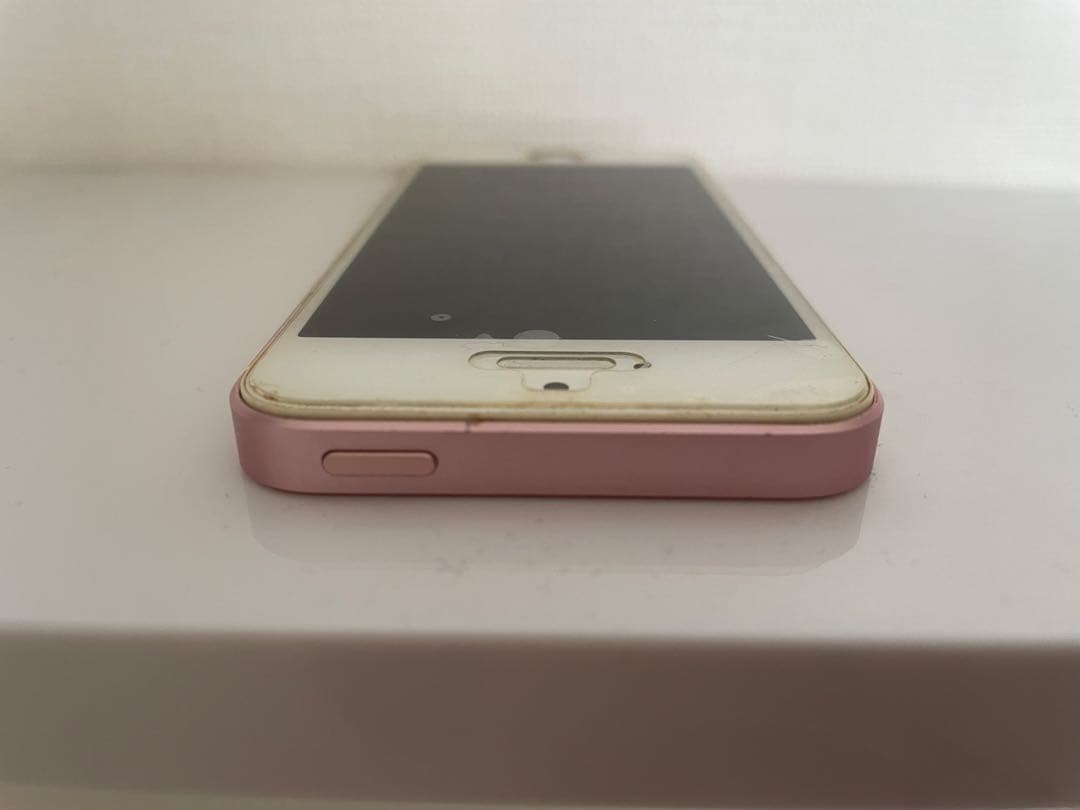 海外製 SIMフリー 92% iPhone SE 本体 16GB