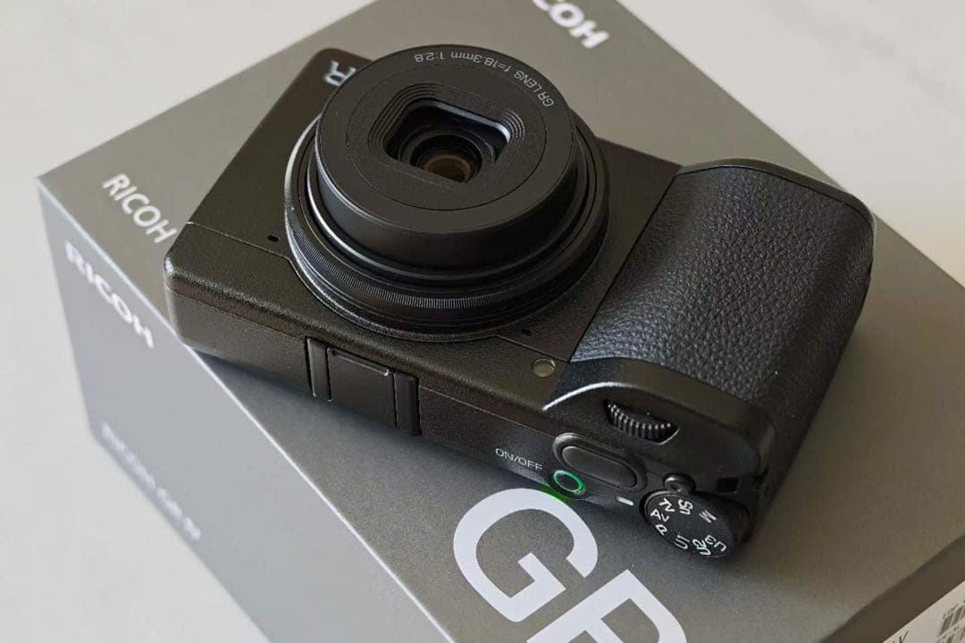 RICOH GR IV コンパクトデジタルカメラ　美品