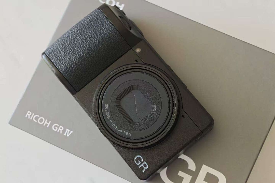 RICOH GR IV コンパクトデジタルカメラ　美品
