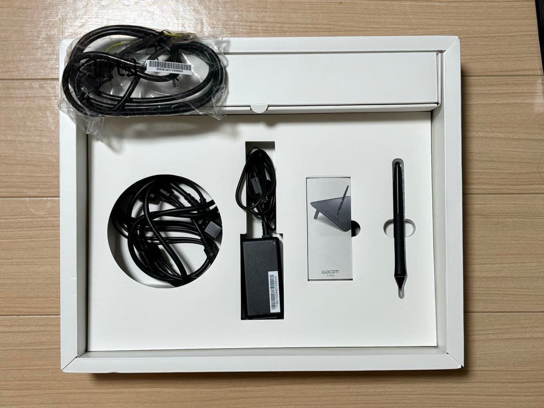 Wacom Cintiq 16 FHD ブラックDTK1660K1D 美品