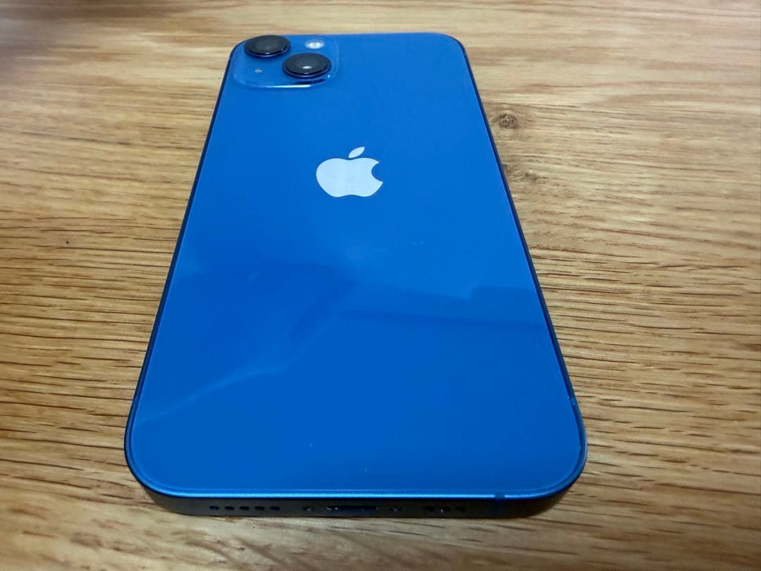 iPhone13 ブルー バッテリー交換済み付属品完備美品・バッテリー100％