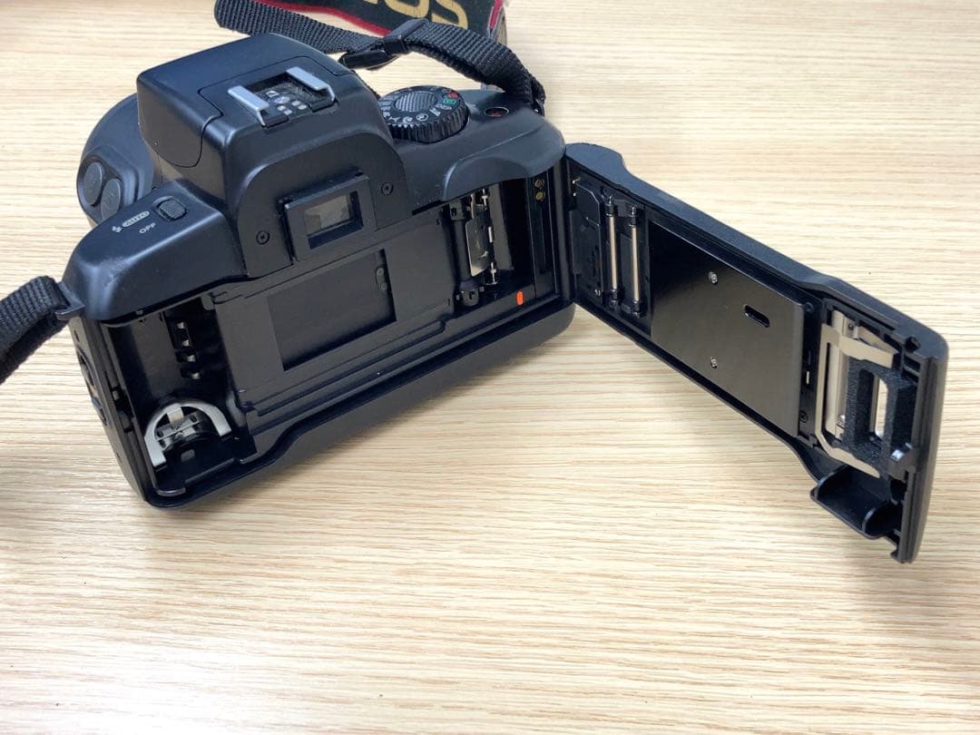 CANON EOS 700QD 一眼レフ　フィルムカメラ