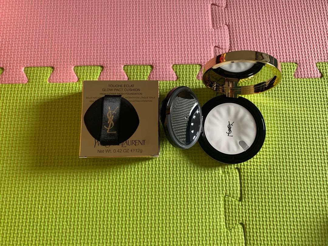 Yves Saint Laurent クッションファンデーション
