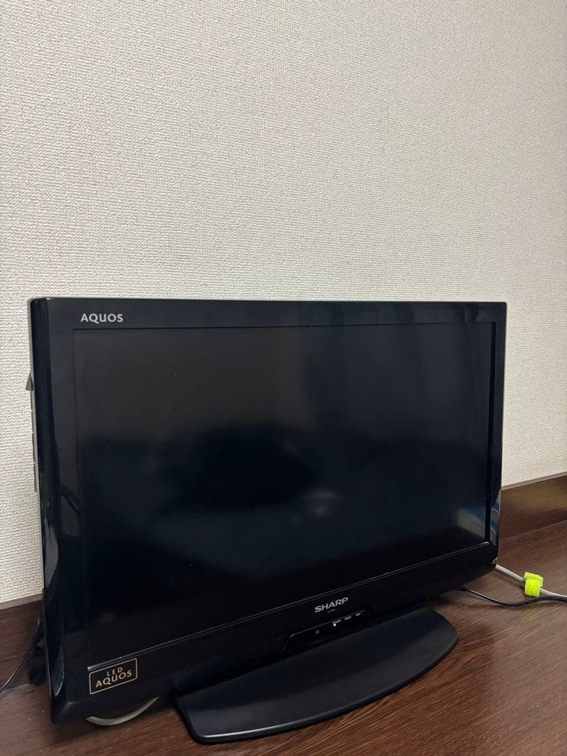 シャープ製テレビ26インチ　　リモコン付き
