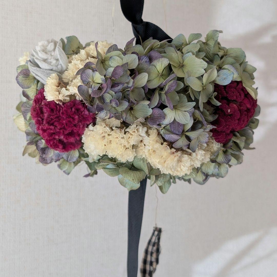 秋色紫陽花と鶏頭のフライングリース♡