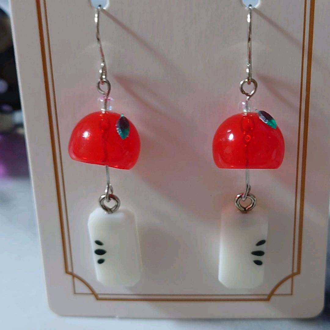 57☆ ハンドメイド ピアス イヤリング ゆらゆら 風鈴 りんご モチーフ 夏☆