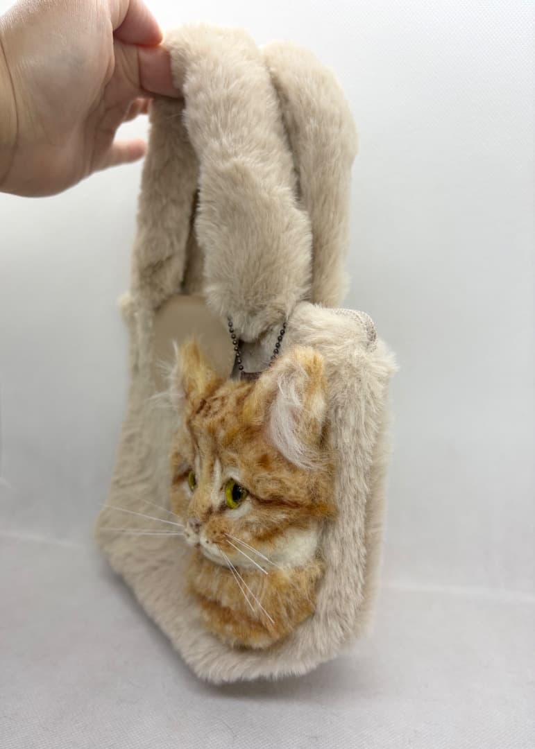 A猫　羊毛フェルト茶トラ猫キーホルダーandフェイクファーバッグ