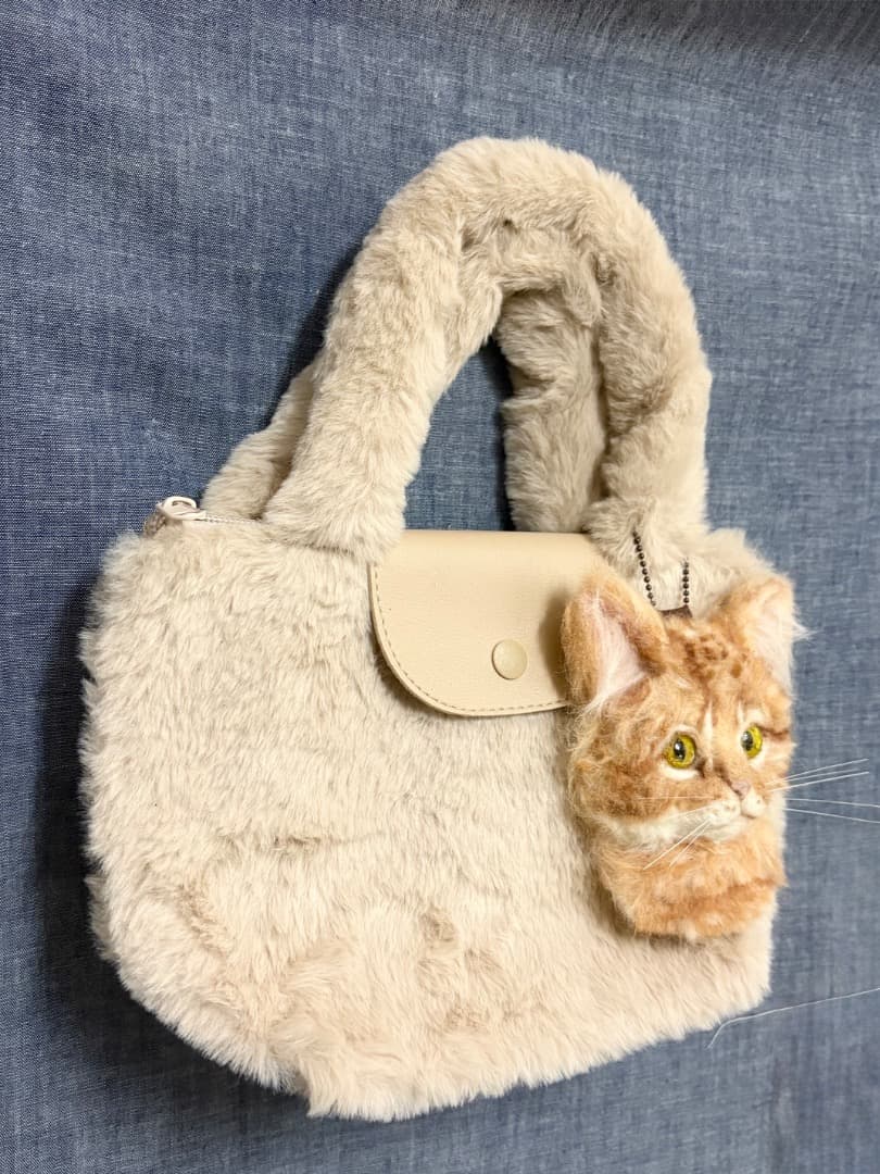 A猫　羊毛フェルト茶トラ猫キーホルダーandフェイクファーバッグ