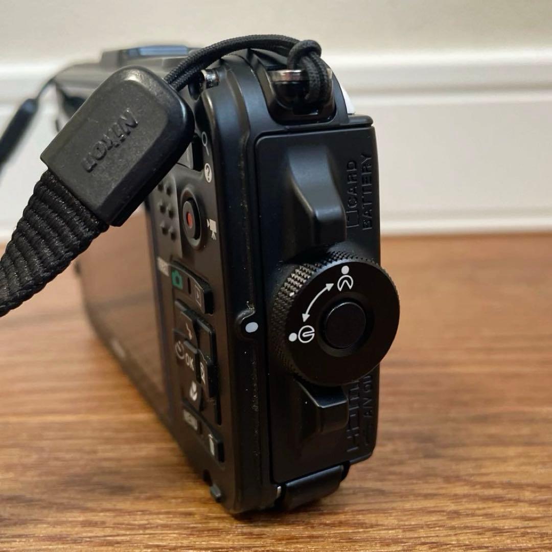 Nikon COOLPIX AW100 防水カメラ フルHD 充電器付　付属品有