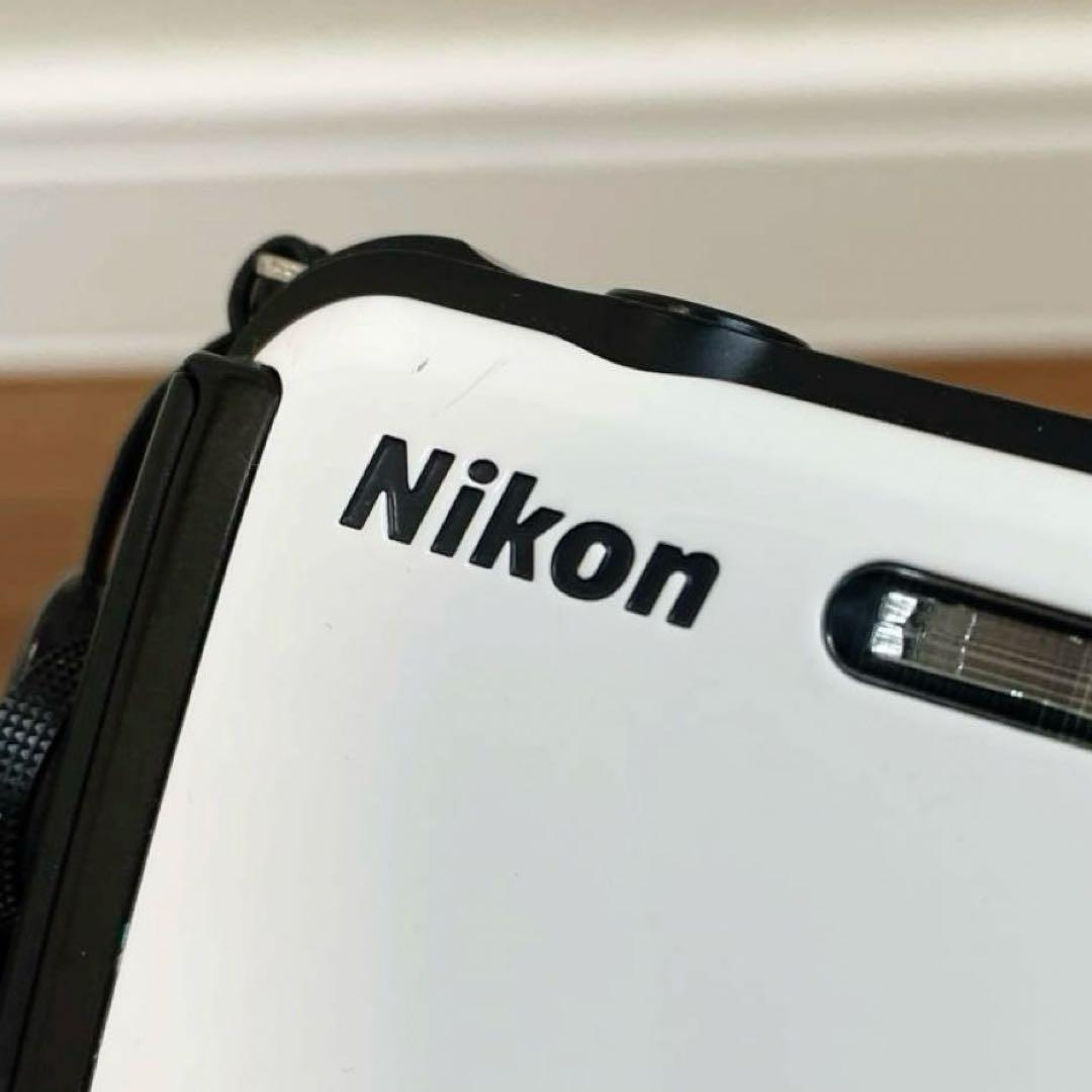 Nikon COOLPIX AW100 防水カメラ フルHD 充電器付　付属品有