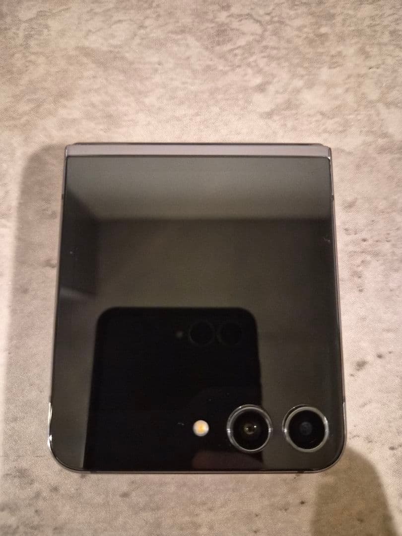 Samsung Galaxy zflip5 （国内正規品）