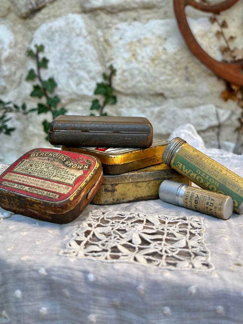 ◆フランスアンティーク6点｜100年前ティン缶ブリキアルミサビ小さいピルケース薬