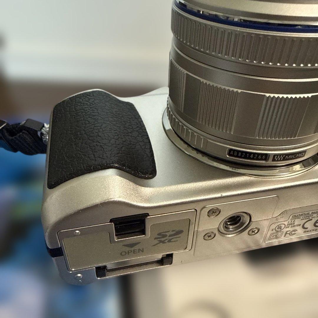 OLYMPUS PL2 レンズキット　元箱入り