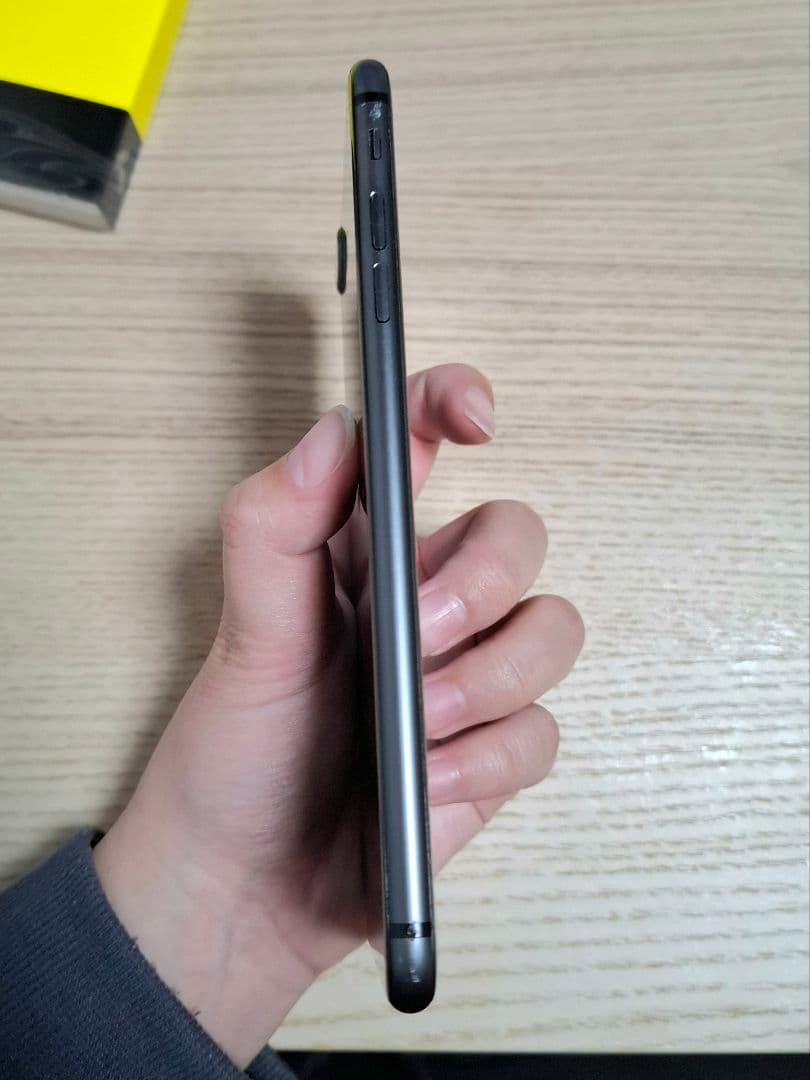 スマートフォン本体 iphone8 plus 64GB 83%