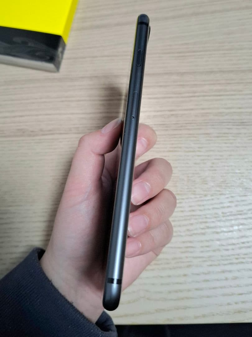 スマートフォン本体 iphone8 plus 64GB 83%