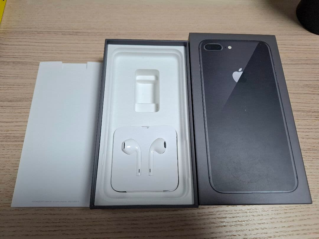 スマートフォン本体 iphone8 plus 64GB 83%